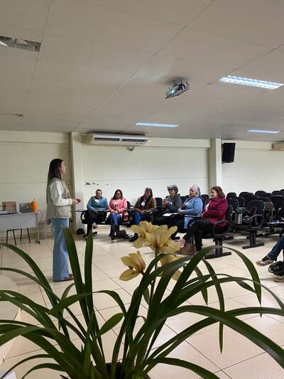 Curso de Cultivo de Orquídeas reúne cooperadas na Coprossel e promove capacitação prática